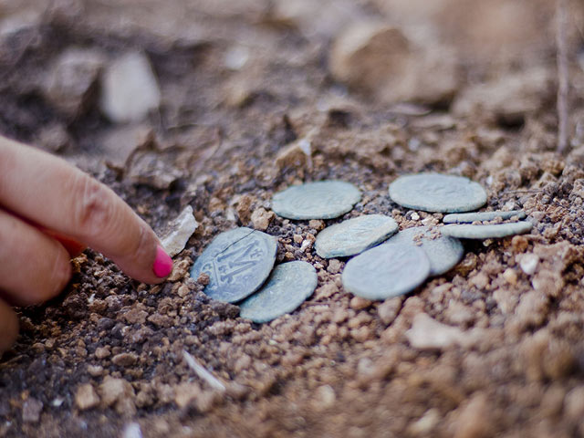 В районе Эйн-Хемед обнаружили старинные монеты периода Византии