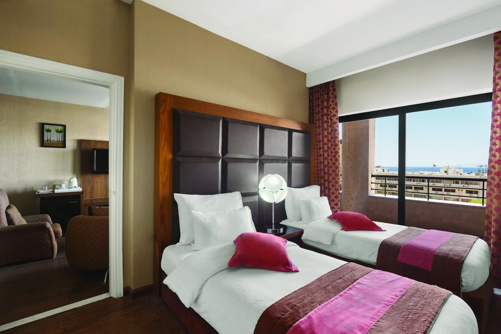 Фото 5961 Days Inn Hotel & Suites 4* Акаба Иордания