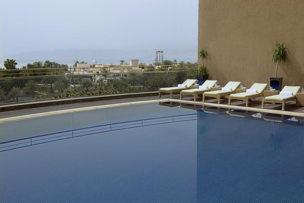 Отель DoubleTree by Hilton Hotel Aqaba 5 звезд в Акабе, Иордания